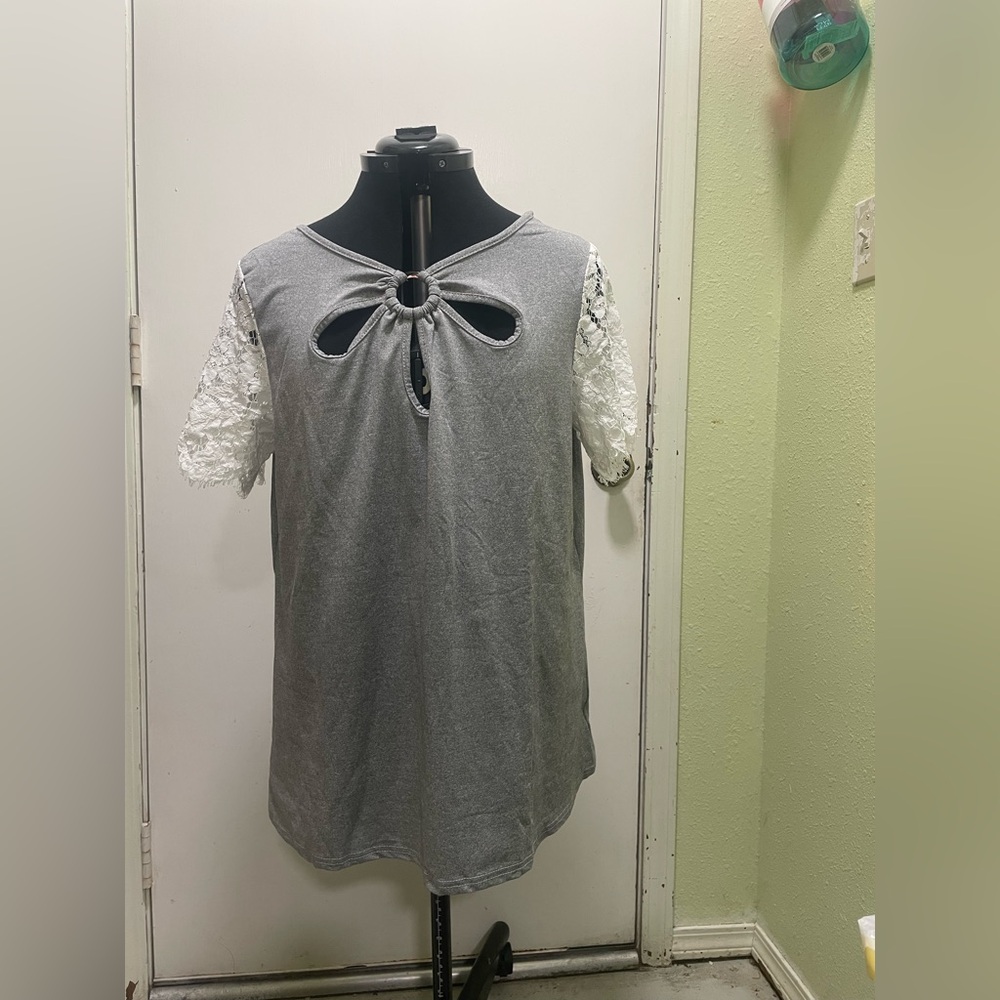 Gray Lace Sleeve Women's Top 1XL